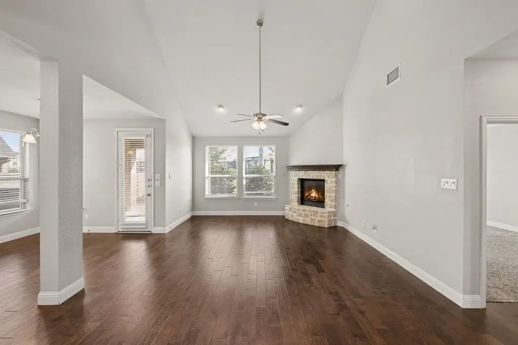 740 Field Crossing Little Elm TX 76227