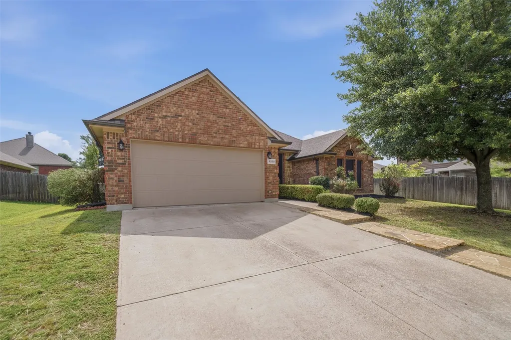 2233 Caroline Drive Weatherford TX 76087