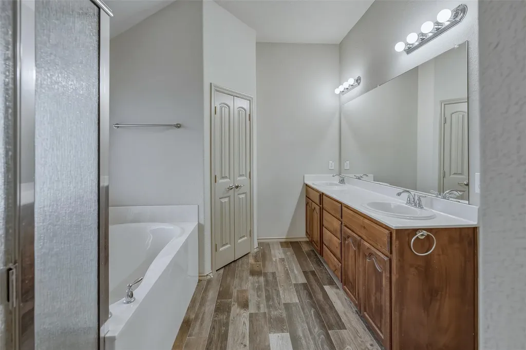 2233 Caroline Drive Weatherford TX 76087