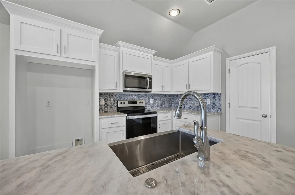 218 Rees Avenue Godley TX 76044