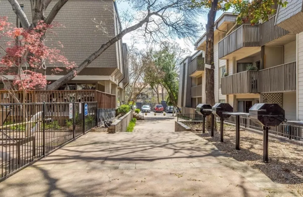 4859 Cedar Springs Road Dallas TX 75219