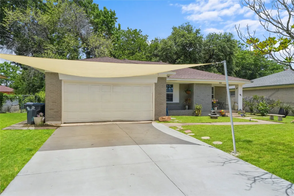 9209 Palisade Drive Dallas TX 75217