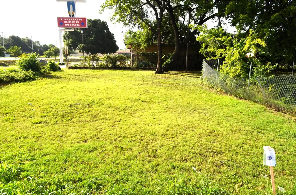 1708 Garden Drive Dallas TX 75215