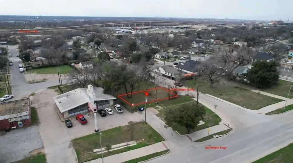 1708 Garden Drive Dallas TX 75215
