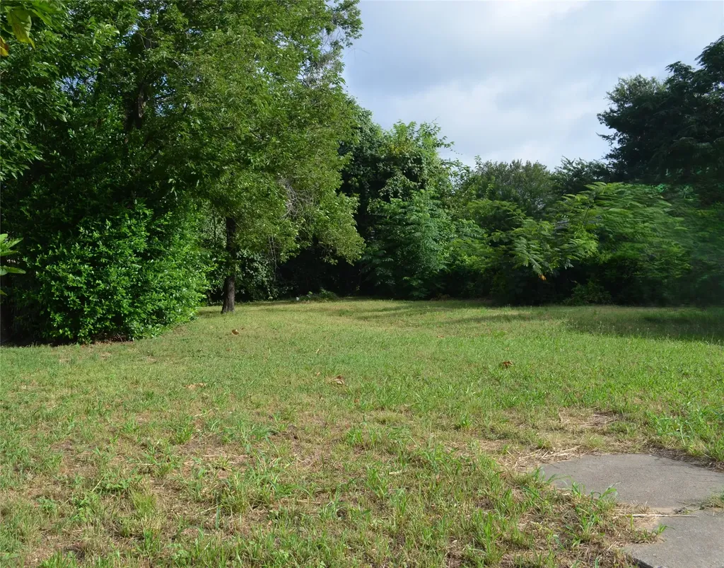 2539 Pine Street Dallas TX 75215