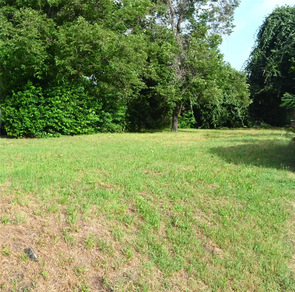 2539 Pine Street Dallas TX 75215