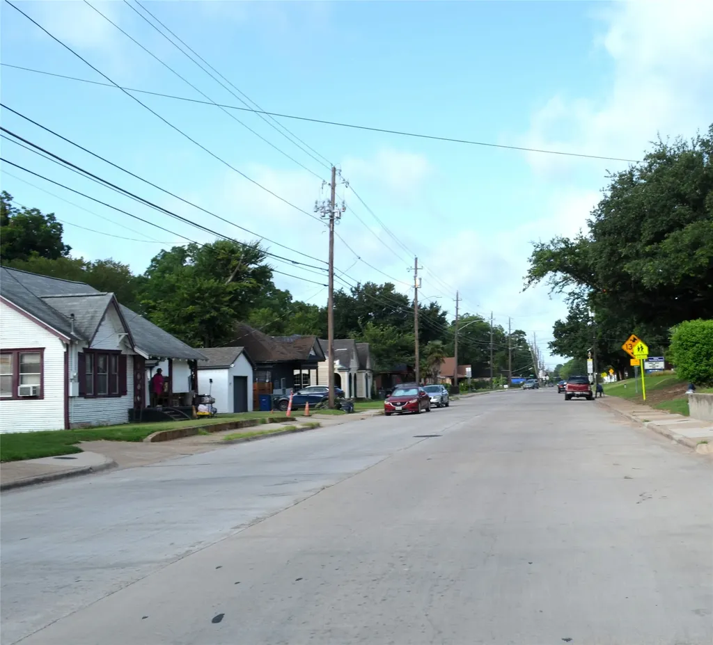 2539 Pine Street Dallas TX 75215