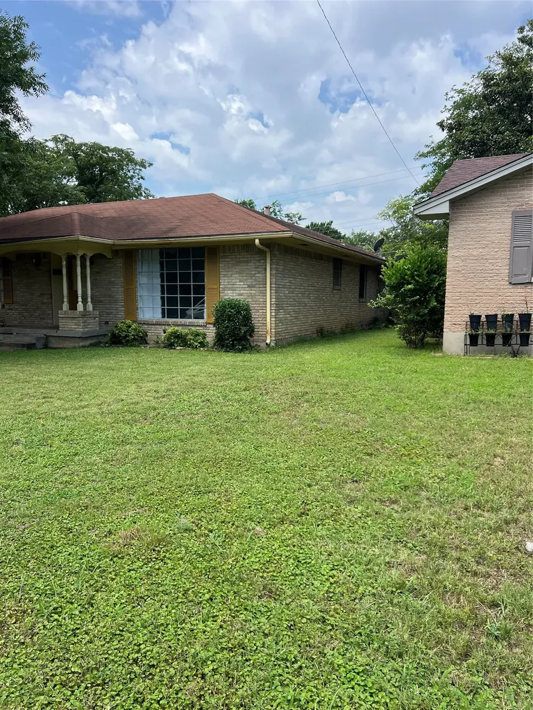 5235 Dazzle Drive Dallas TX 75232