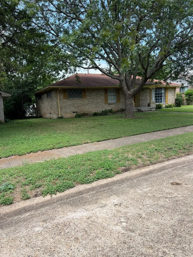 5235 Dazzle Drive Dallas TX 75232