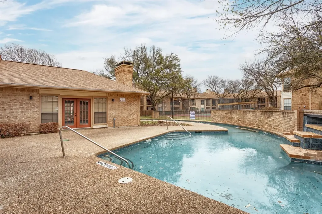 16301 Ledgemont Lane Addison TX 75001