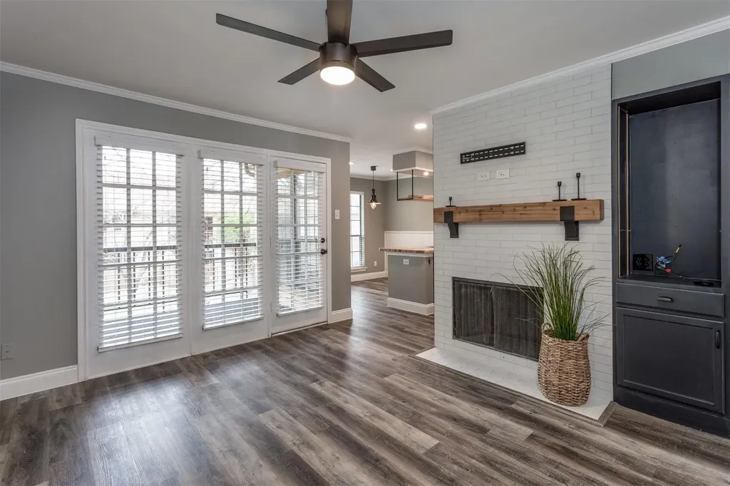 16301 Ledgemont Lane Addison TX 75001
