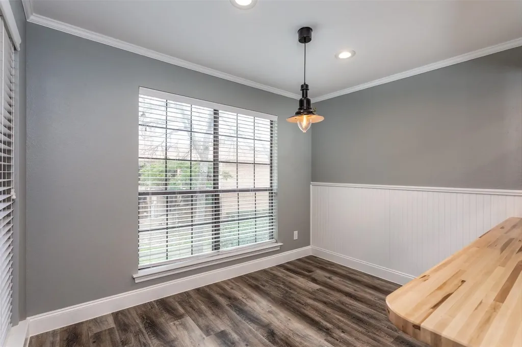 16301 Ledgemont Lane Addison TX 75001