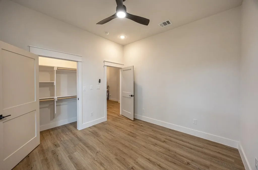 2902 Hiawatha Trail Lake Worth TX 76135