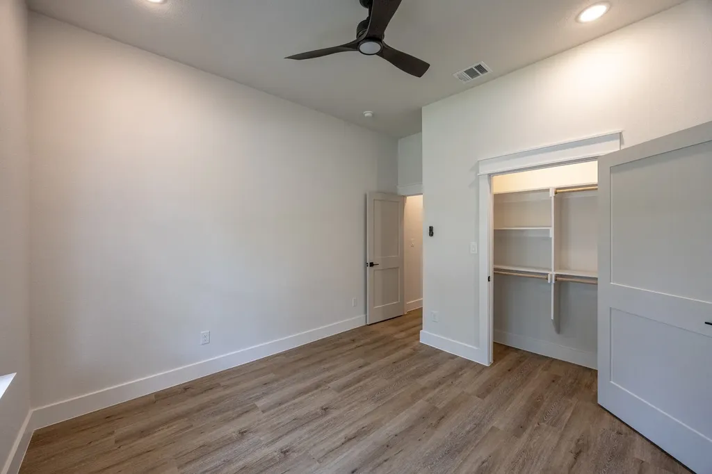 2902 Hiawatha Trail Lake Worth TX 76135