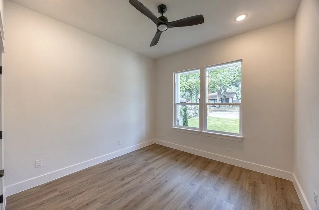 2902 Hiawatha Trail Lake Worth TX 76135