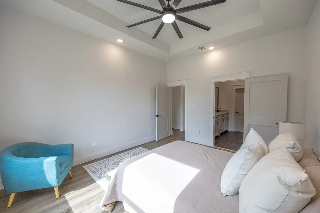 2902 Hiawatha Trail Lake Worth TX 76135