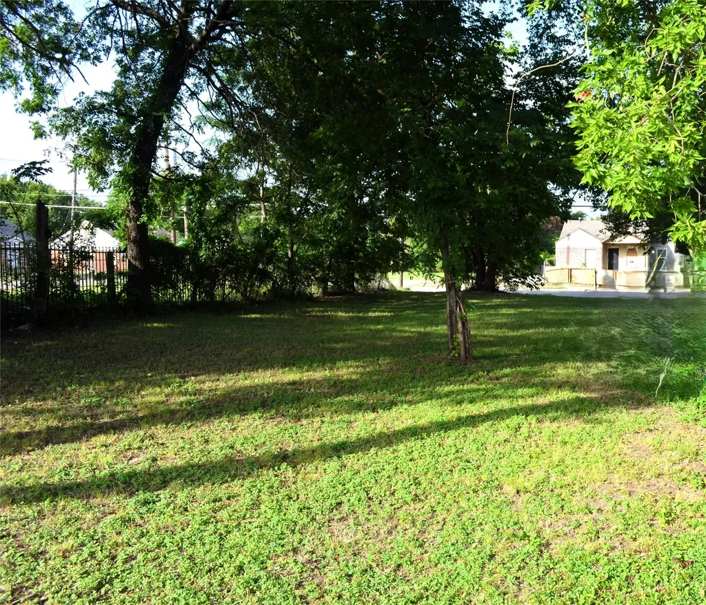 4904 Colonial Avenue Dallas TX 75215