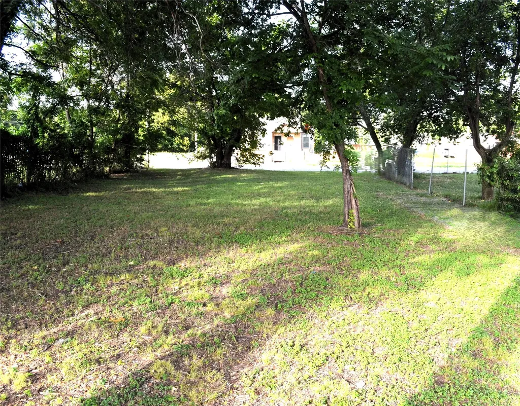 4904 Colonial Avenue Dallas TX 75215