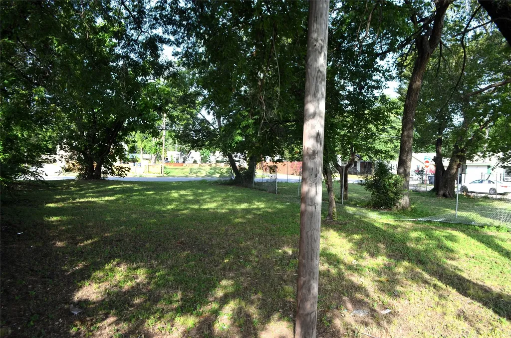 4904 Colonial Avenue Dallas TX 75215