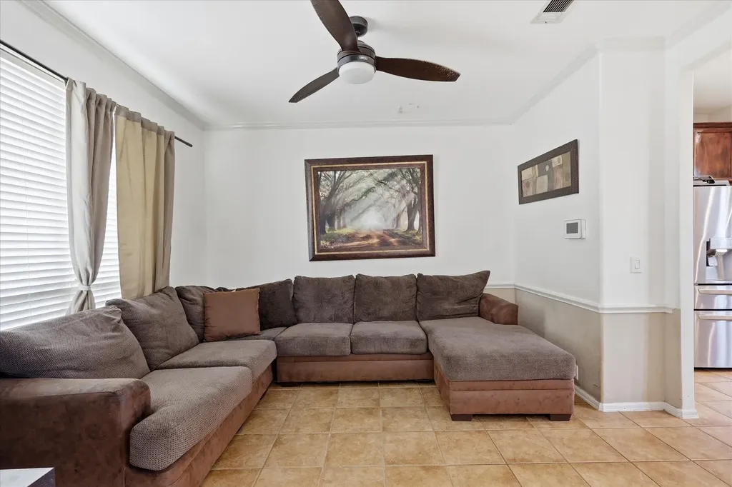 2808 N Camino Lagos Grand Prairie TX 75054