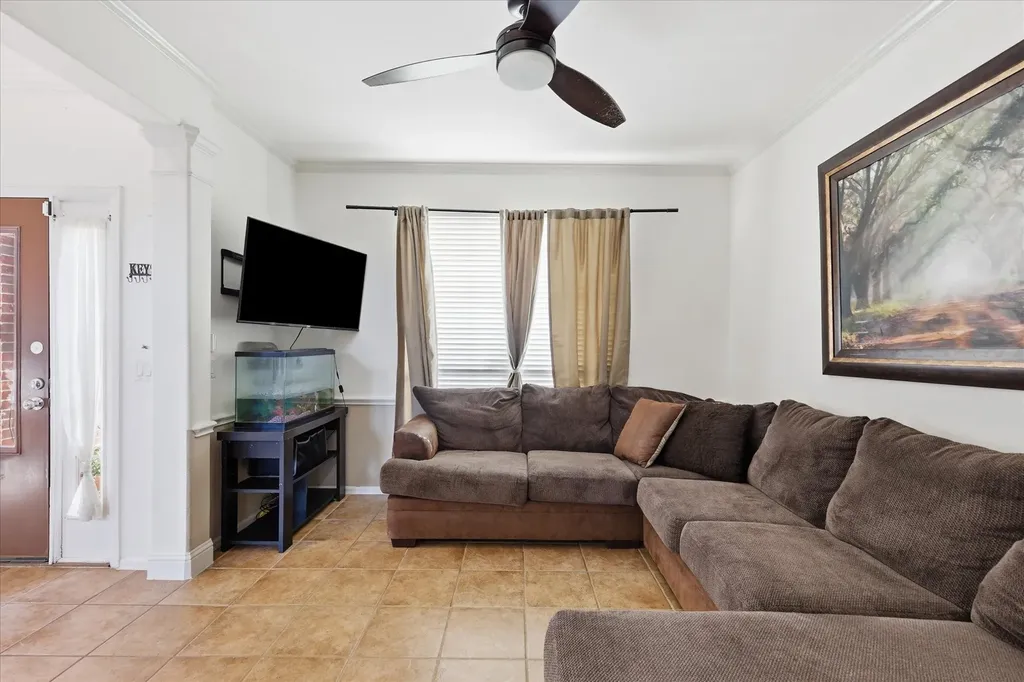 2808 N Camino Lagos Grand Prairie TX 75054