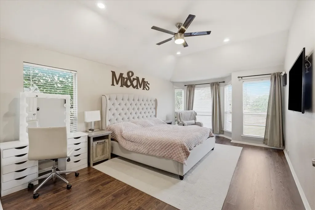 2808 N Camino Lagos Grand Prairie TX 75054
