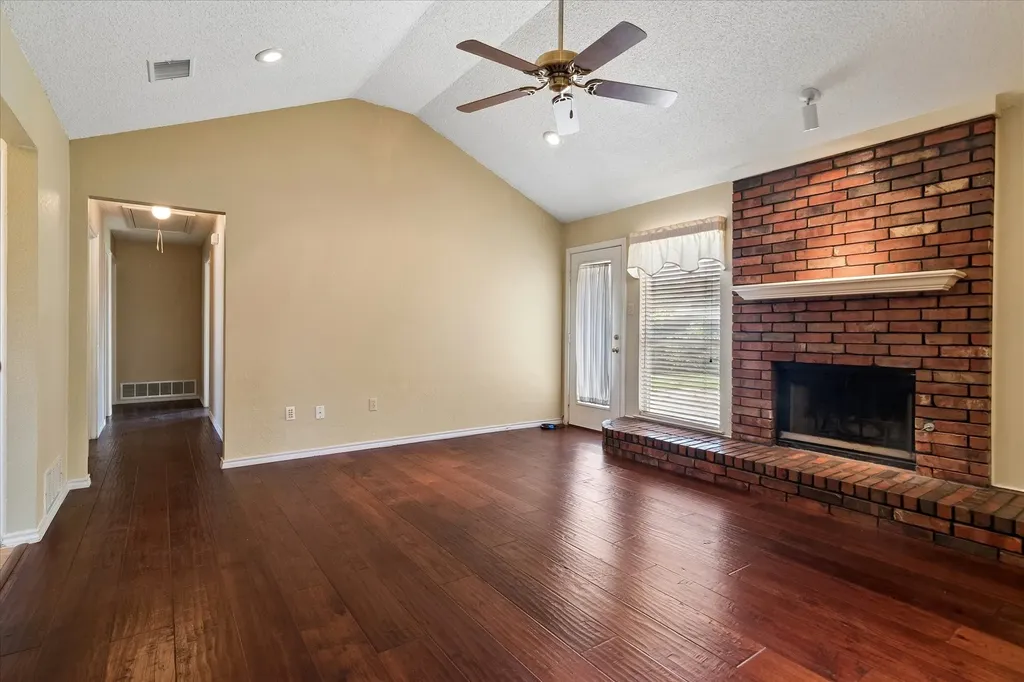 2250 Arbor Creek Drive Carrollton TX 75010