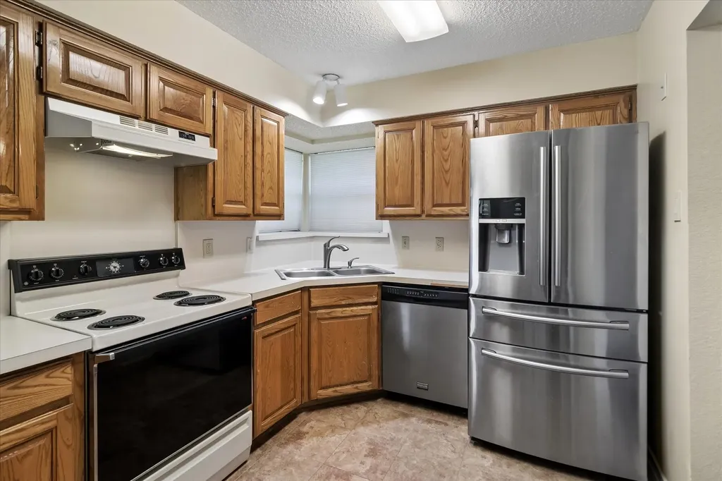 2250 Arbor Creek Drive Carrollton TX 75010