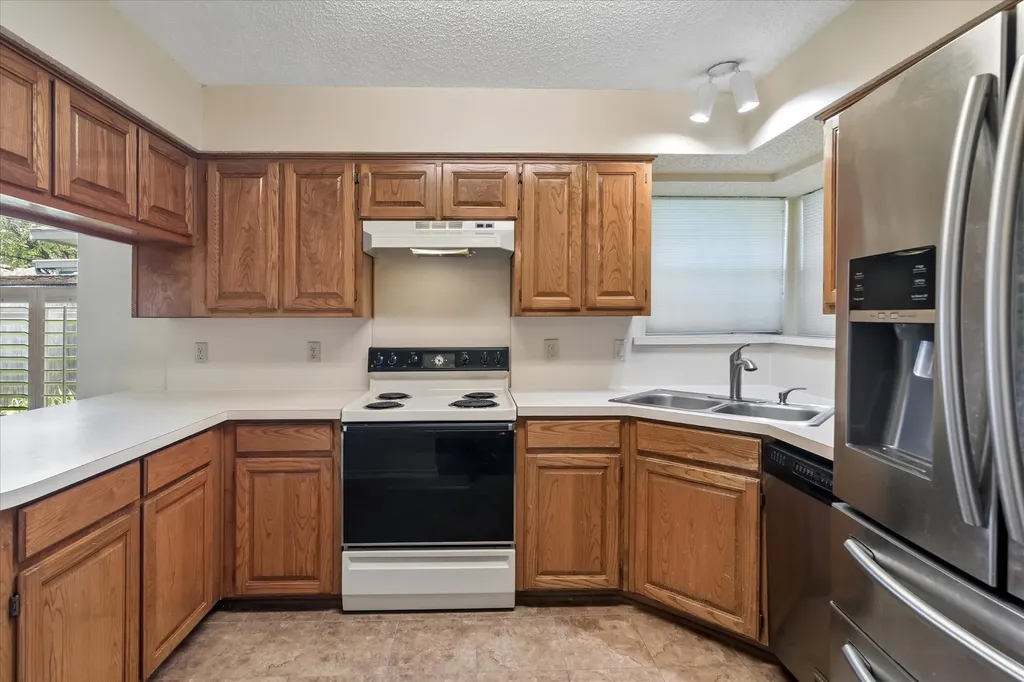 2250 Arbor Creek Drive Carrollton TX 75010