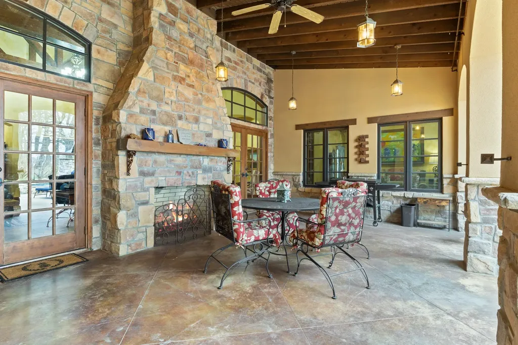 660 County Road 1334 Pittsburg TX 75686