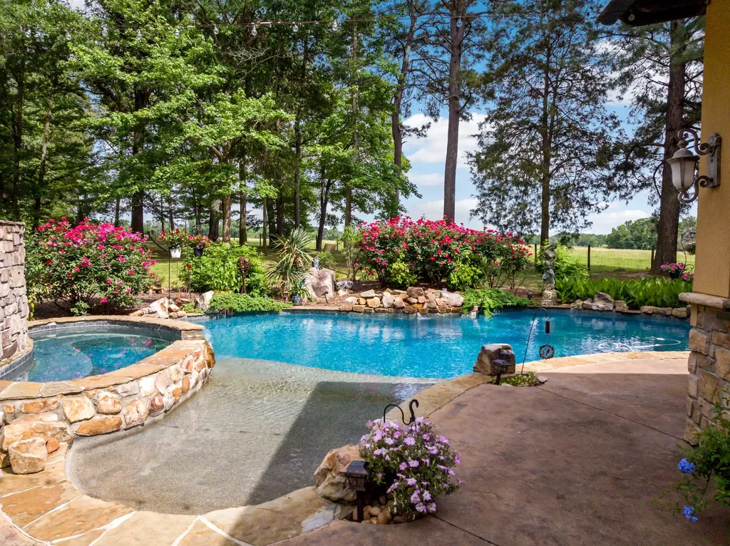 660 County Road 1334 Pittsburg TX 75686