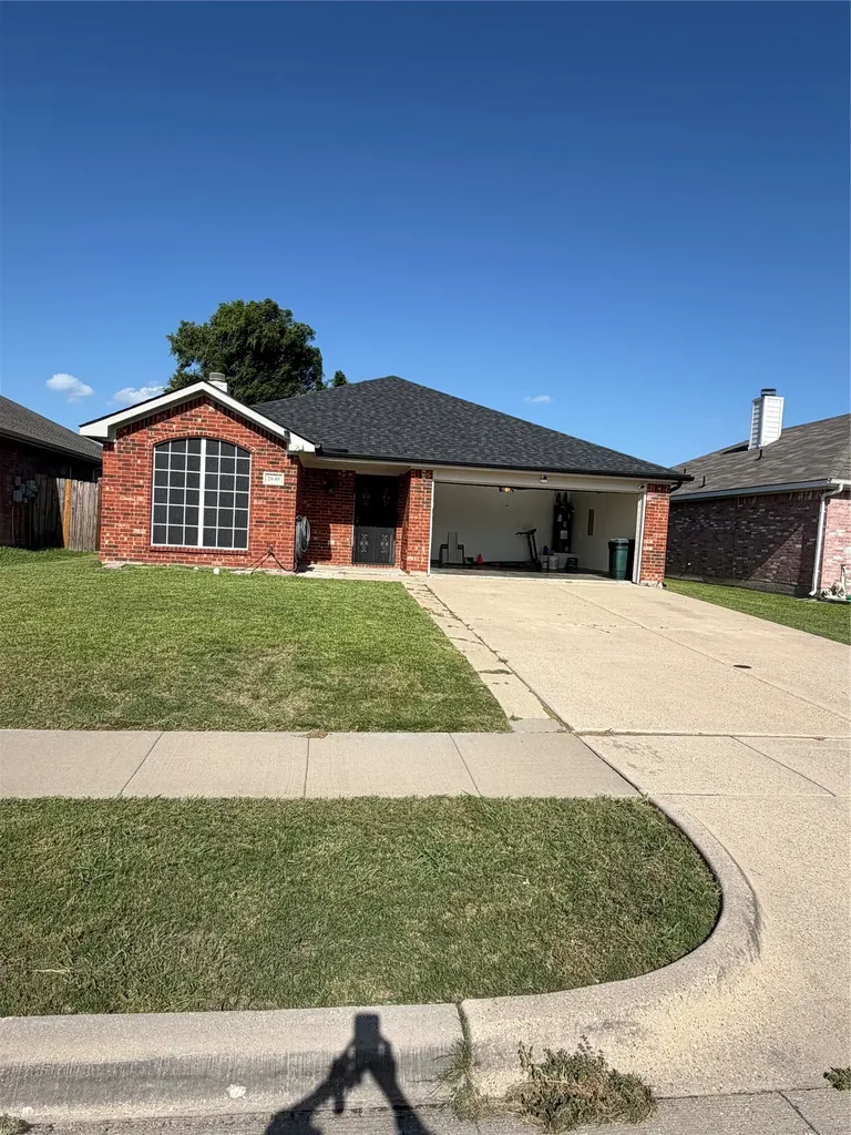 2648 Carmen Drive Grand Prairie TX 75052