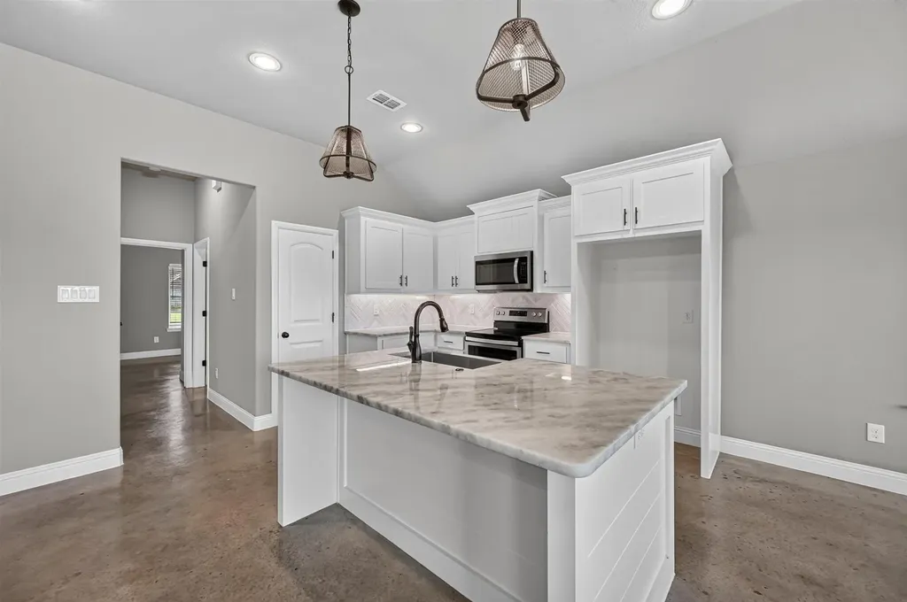 214 Rees Avenue Godley TX 76044