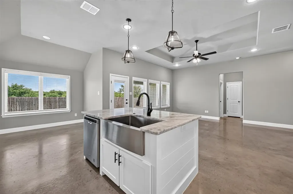 214 Rees Avenue Godley TX 76044