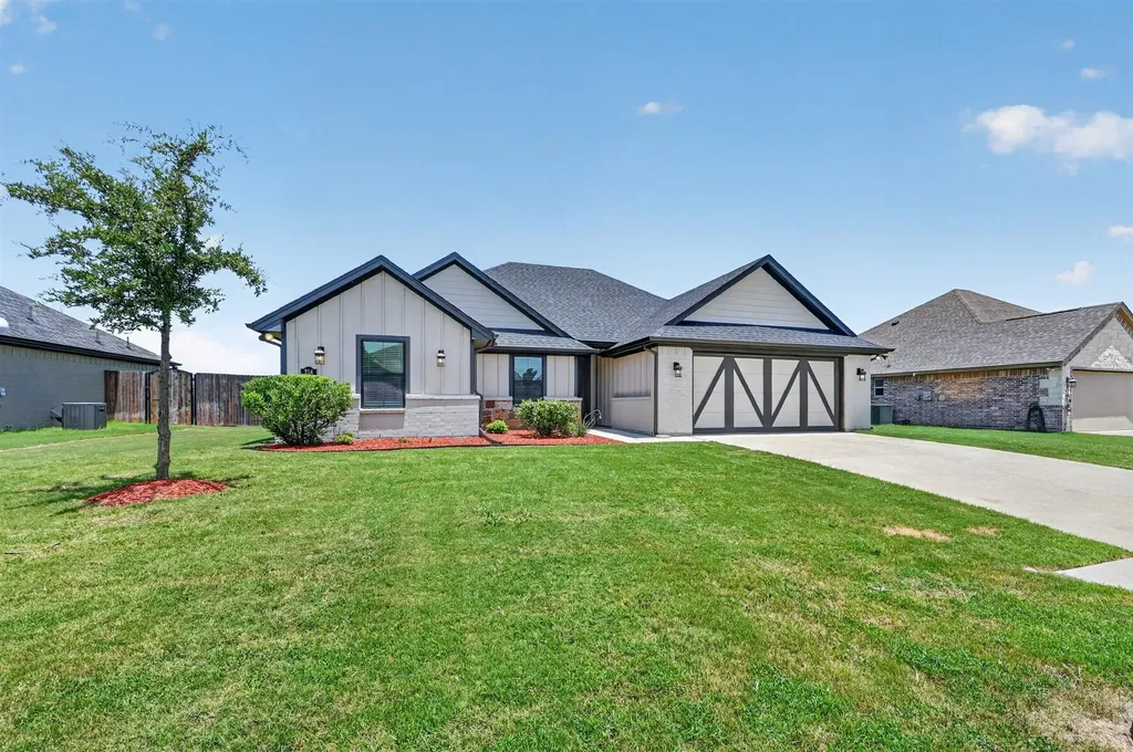 214 Rees Avenue Godley TX 76044
