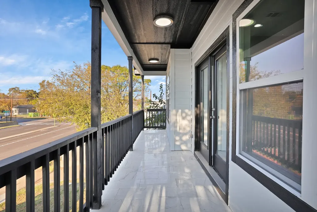 1636 Elsie Faye Heggins Street Dallas TX 75215