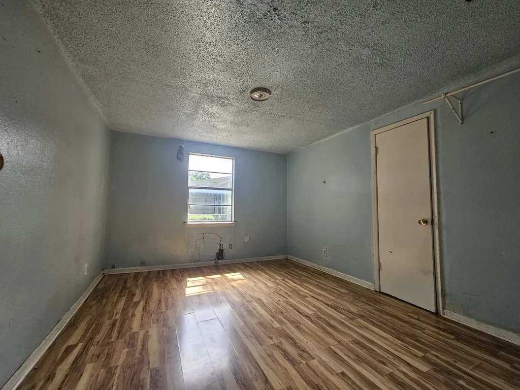 4021 Hollis Street Haltom City TX 76111