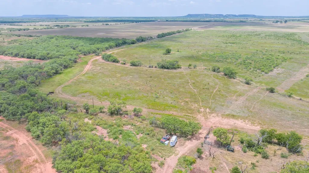 2276 Cr 142 Lawn TX 79530