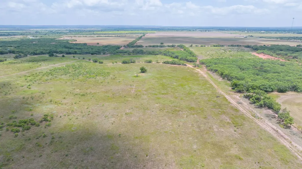 2276 Cr 142 Lawn TX 79530