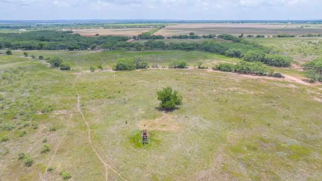 2276 Cr 142 Lawn TX 79530