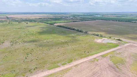 2276 Cr 142 Lawn TX 79530
