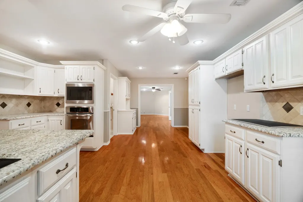 4585 Farm Road 195 Paris TX 75462