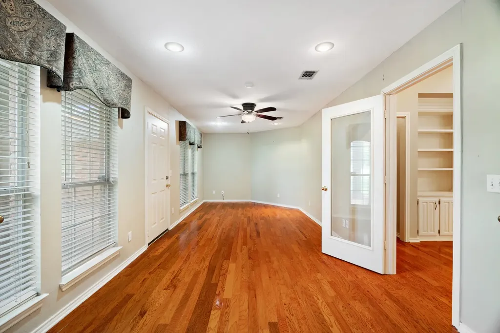 4585 Farm Road 195 Paris TX 75462