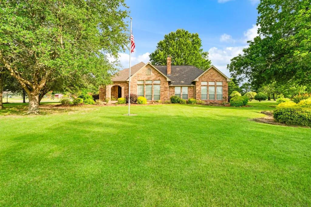 4585 Farm Road 195 Paris TX 75462