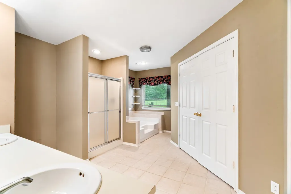 4585 Farm Road 195 Paris TX 75462