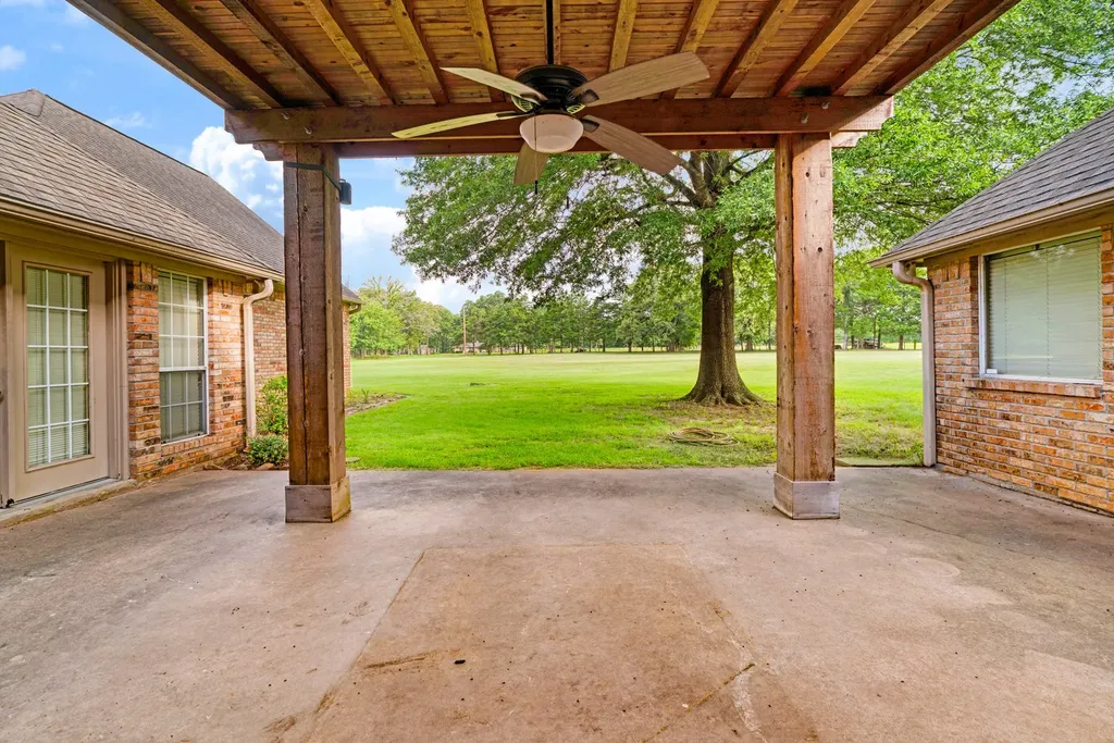 4585 Farm Road 195 Paris TX 75462