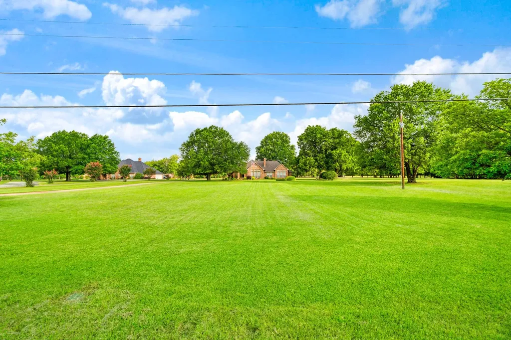 4585 Farm Road 195 Paris TX 75462