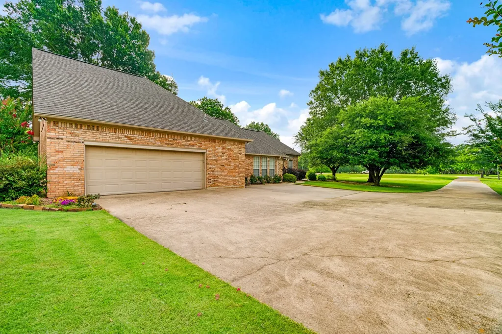 4585 Farm Road 195 Paris TX 75462
