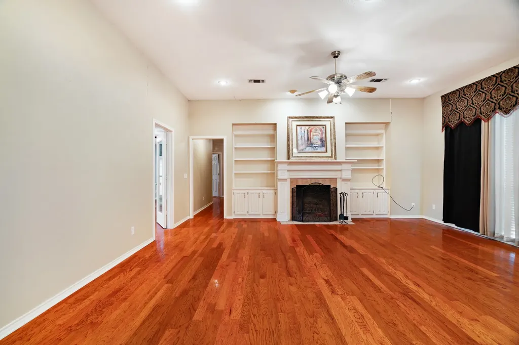 4585 Farm Road 195 Paris TX 75462