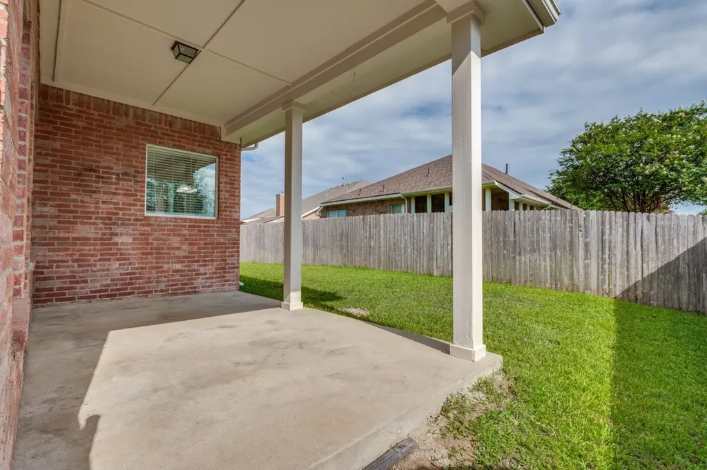 422 Red Sage Lane Duncanville TX 75137
